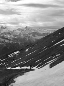 Trailride durch Alpenlandschaft