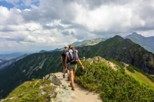 Freunde auf Berggipfel